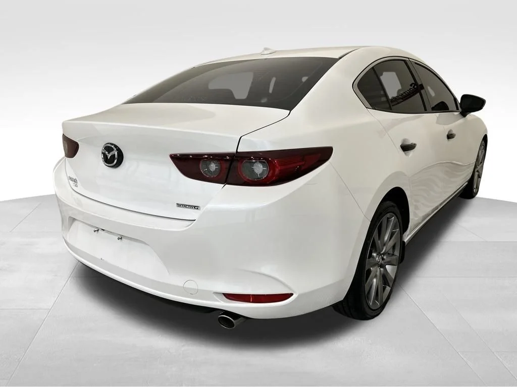 Used 2022 White Mazda Premium image 5