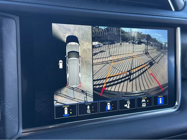 2023 GMC Yukon Denali - Photo 26
