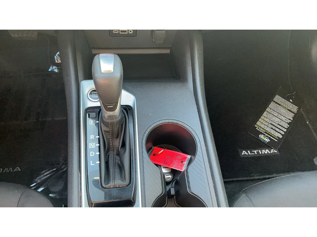 Used 2025 Super Black Nissan SV image 18