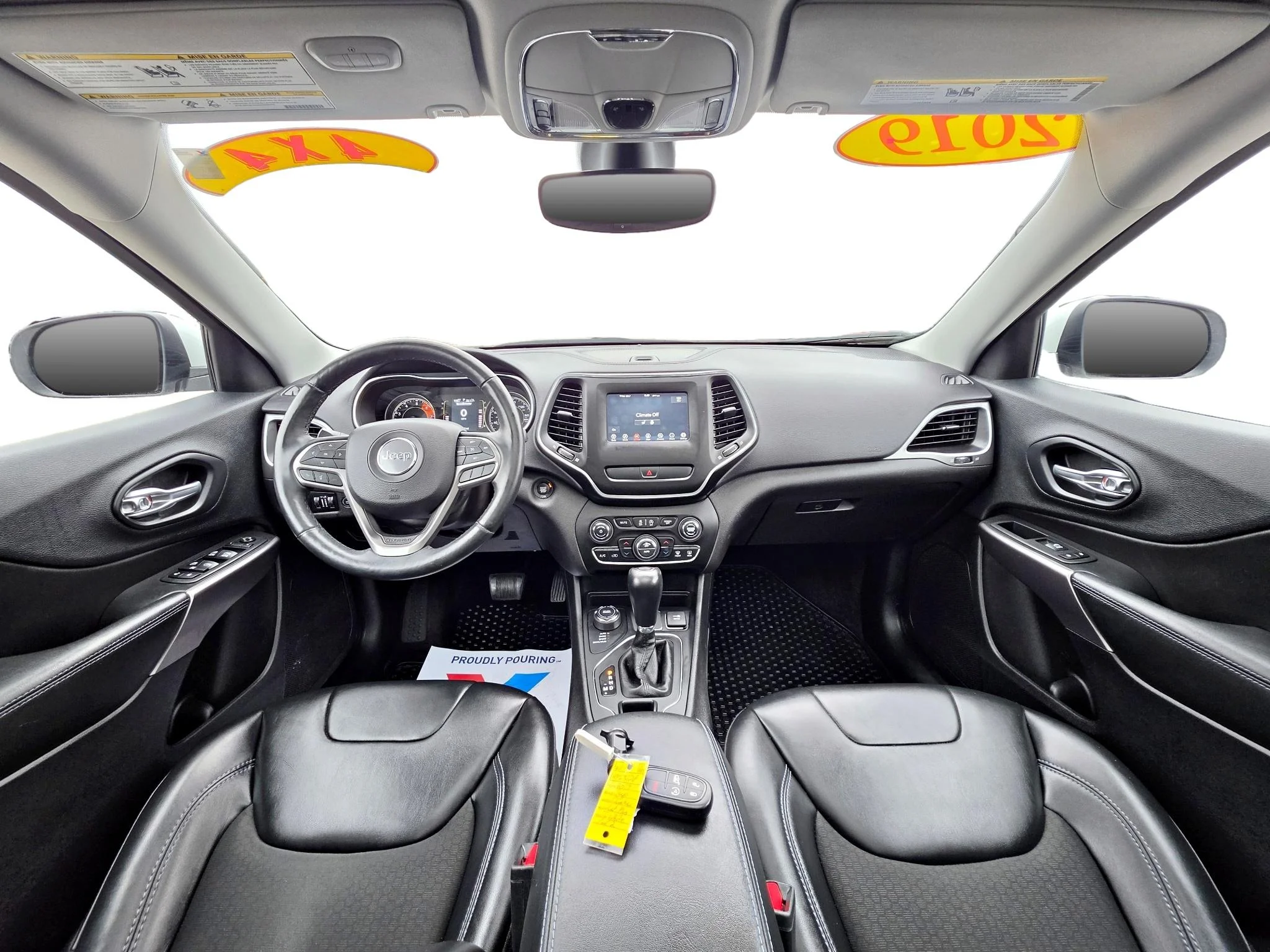 Used 2019 Bright White Clearcoat Jeep Latitude Plus image 10
