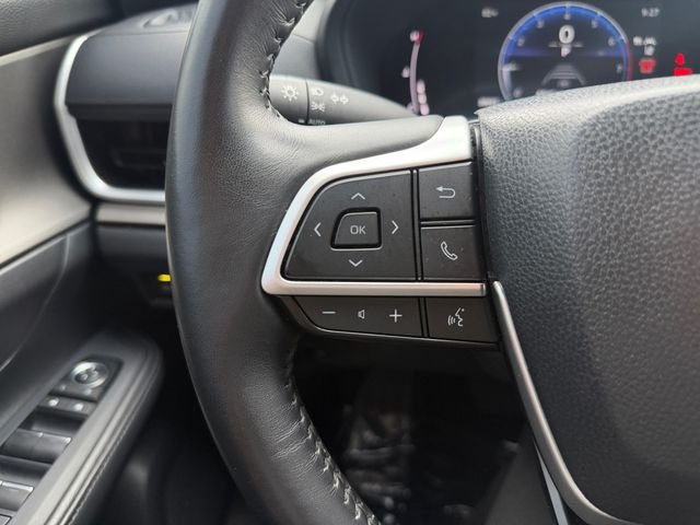 Used 2025 Black Toyota XLE image 22