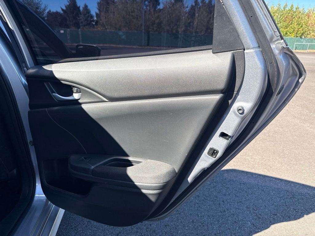 Used 2018 Lunar Silver Metallic Honda LX image 21