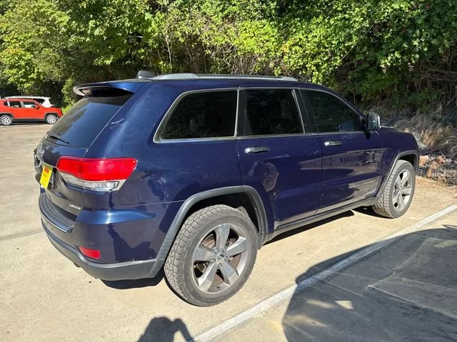 Used 2014 True Blue Pearlcoat Jeep Limited image 6