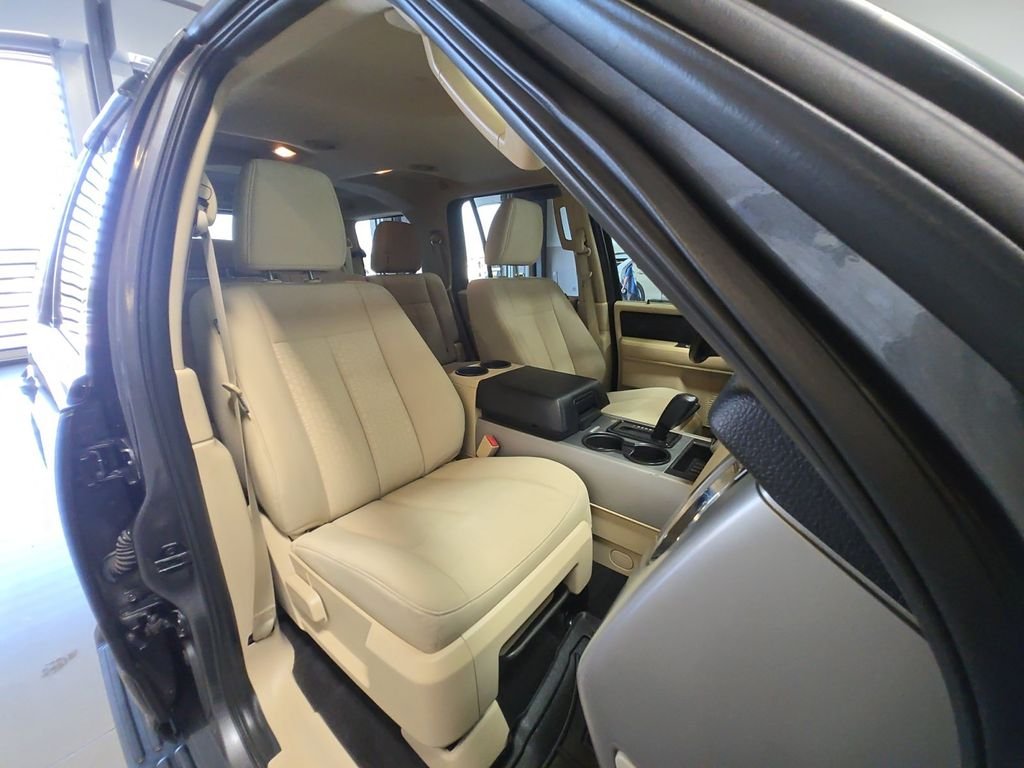 Used 2015 Gray Ford XLT image 36
