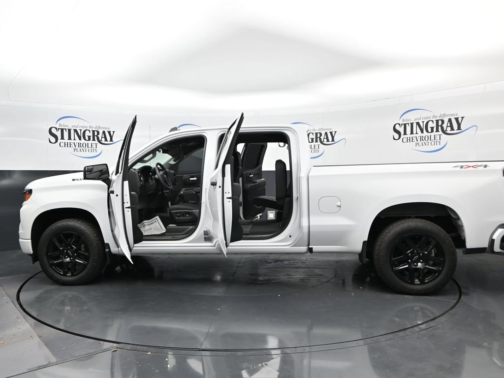 Used 2022 Summit White Chevrolet Custom image 37