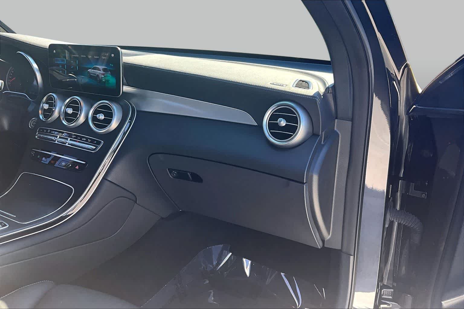 Used 2022 Graphite Grey Metallic Mercedes-Benz AMG® GLC 43 image 19