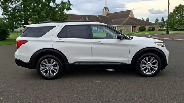 2023 Ford Explorer XLT - Photo 9