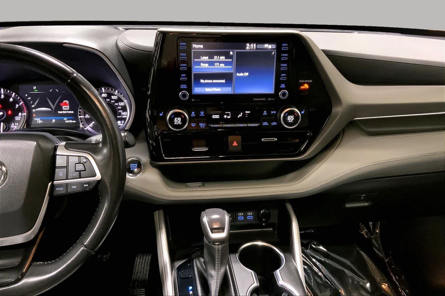 Used 2022 Moon Dust Toyota XLE image 7
