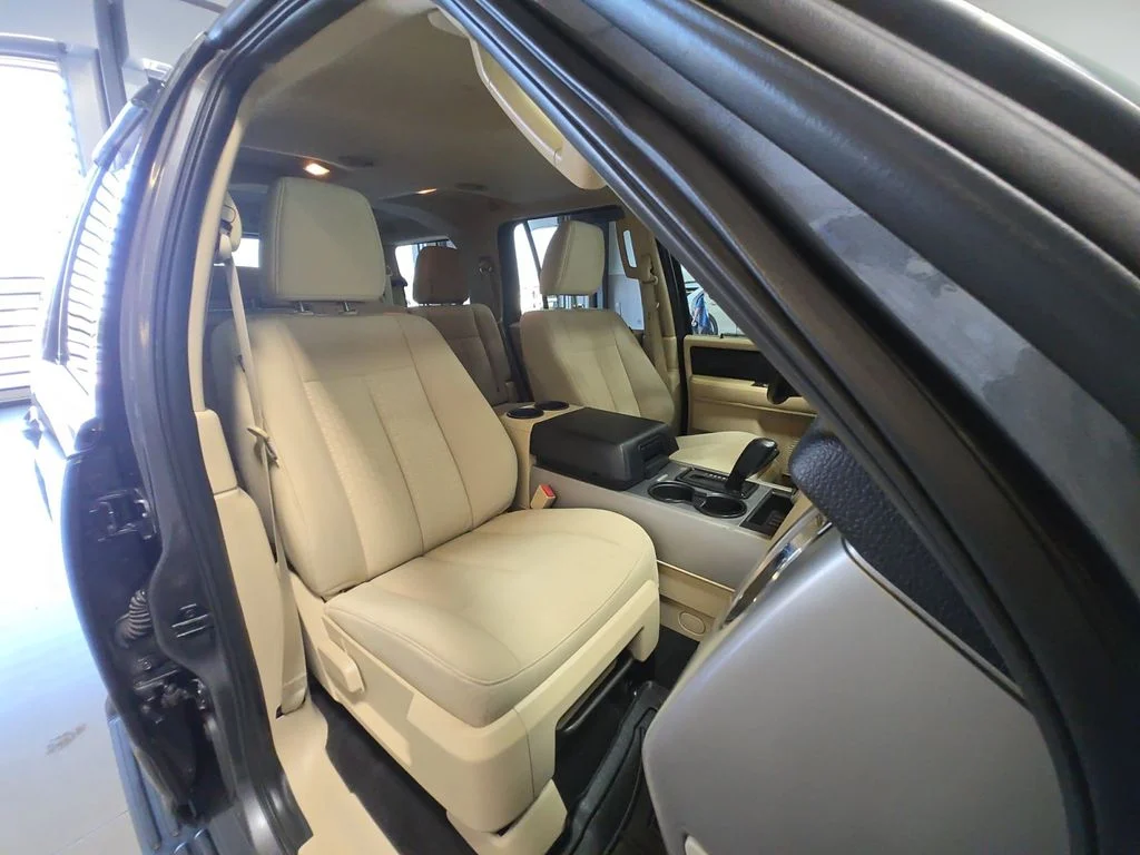 Used 2015 Gray Ford XLT image 36
