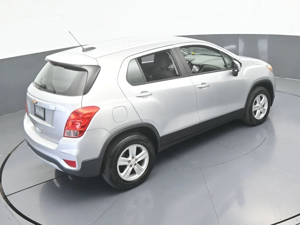 Used 2017 Silver Ice Metallic Chevrolet LS image 47