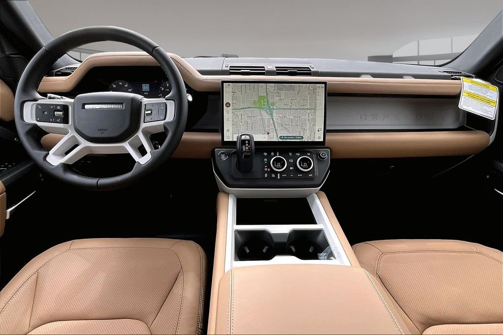 New 2026 SANTORINI BLACK Land Rover X-Dynamic SE image 5