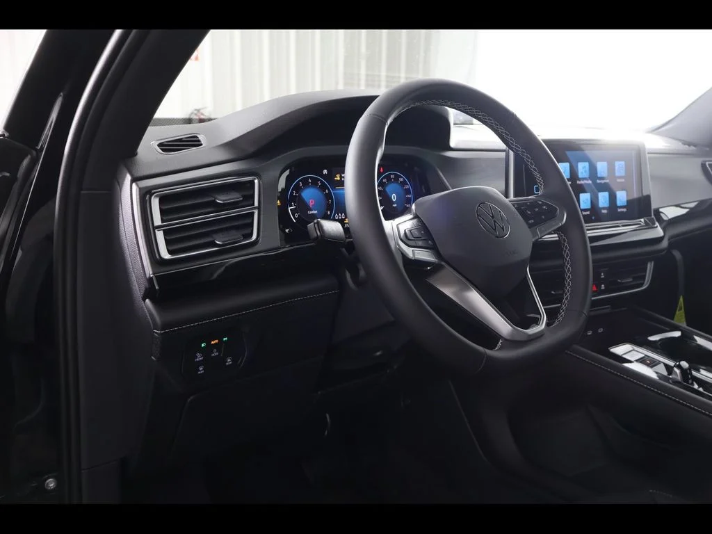 New 2026 Black Volkswagen 2.0T SE w/Technology image 17