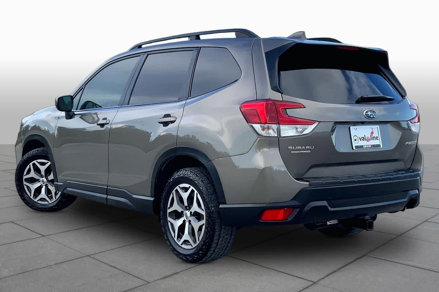 Used 2019 Sepia Bronze Metallic Subaru Premium image 12