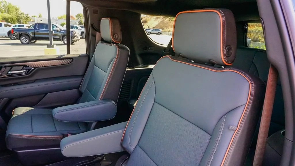 2026 GMC Yukon XL AT4 - Photo 10