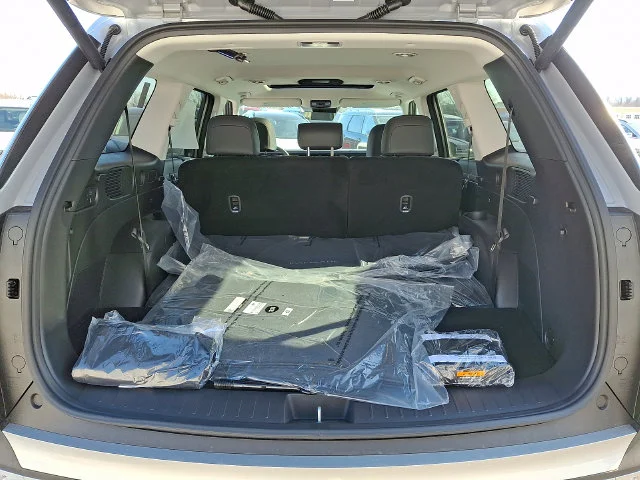 New 2026 Silver Hyundai SEL Premium image 22