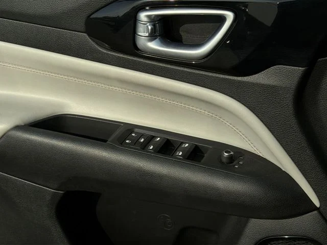 Used 2024 Gray Jeep Limited image 30