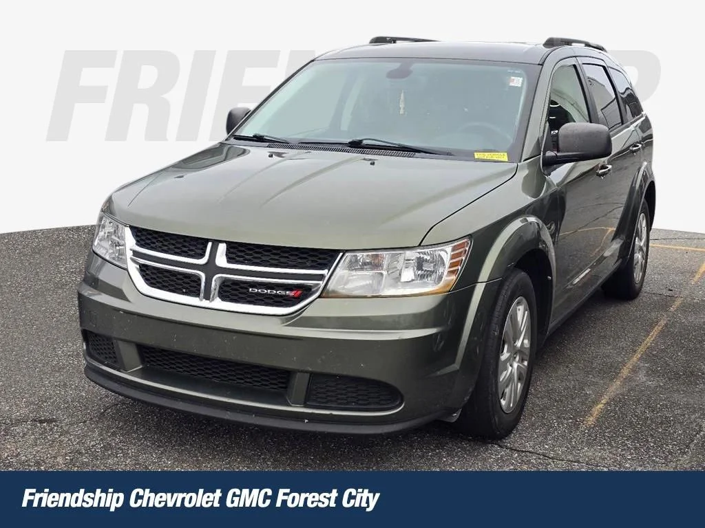 Used 2019 Green Dodge SE image 1