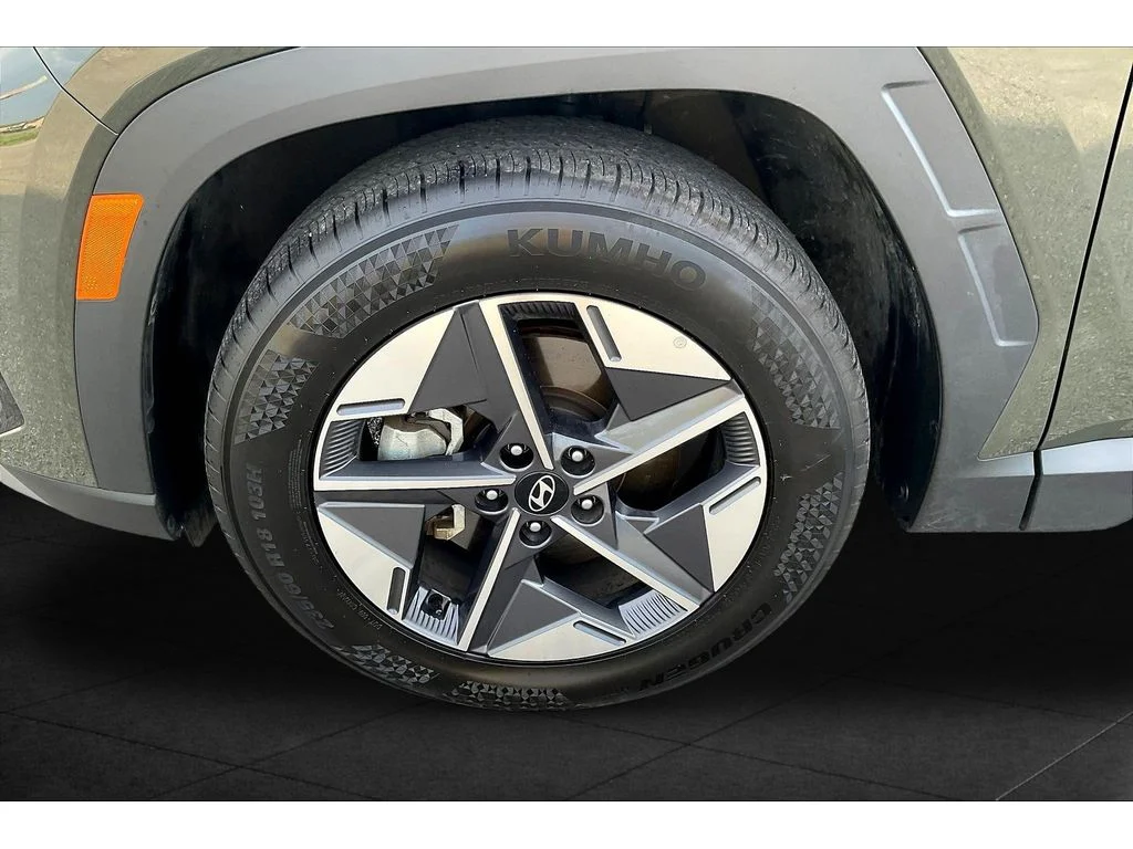 Used 2025 Gray Hyundai SEL image 7