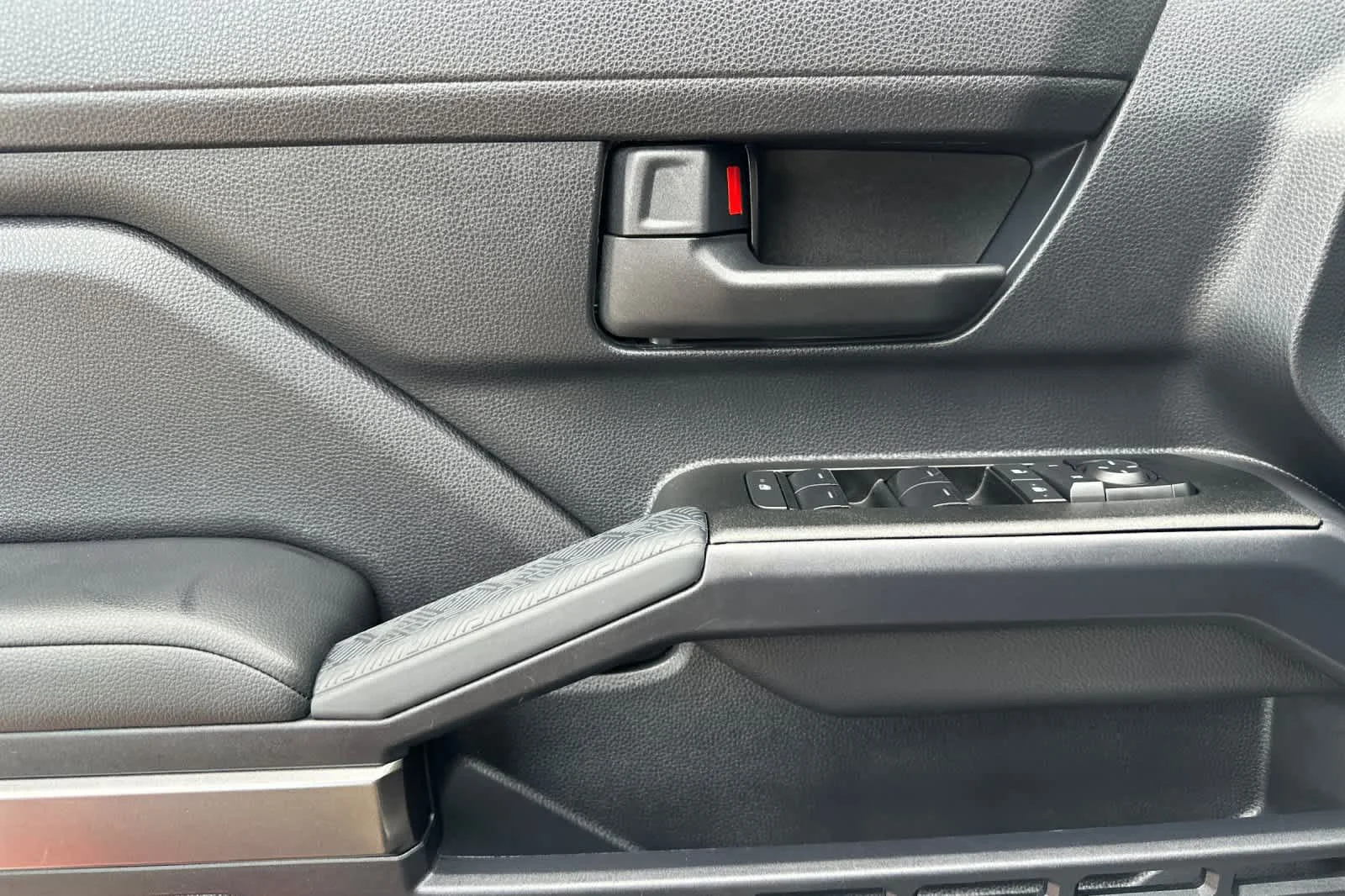 Certified Used 2025 CUTTING EDGE Toyota SR5 image 12