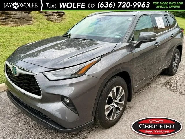 Used 2022 Gray Toyota XLE image 1