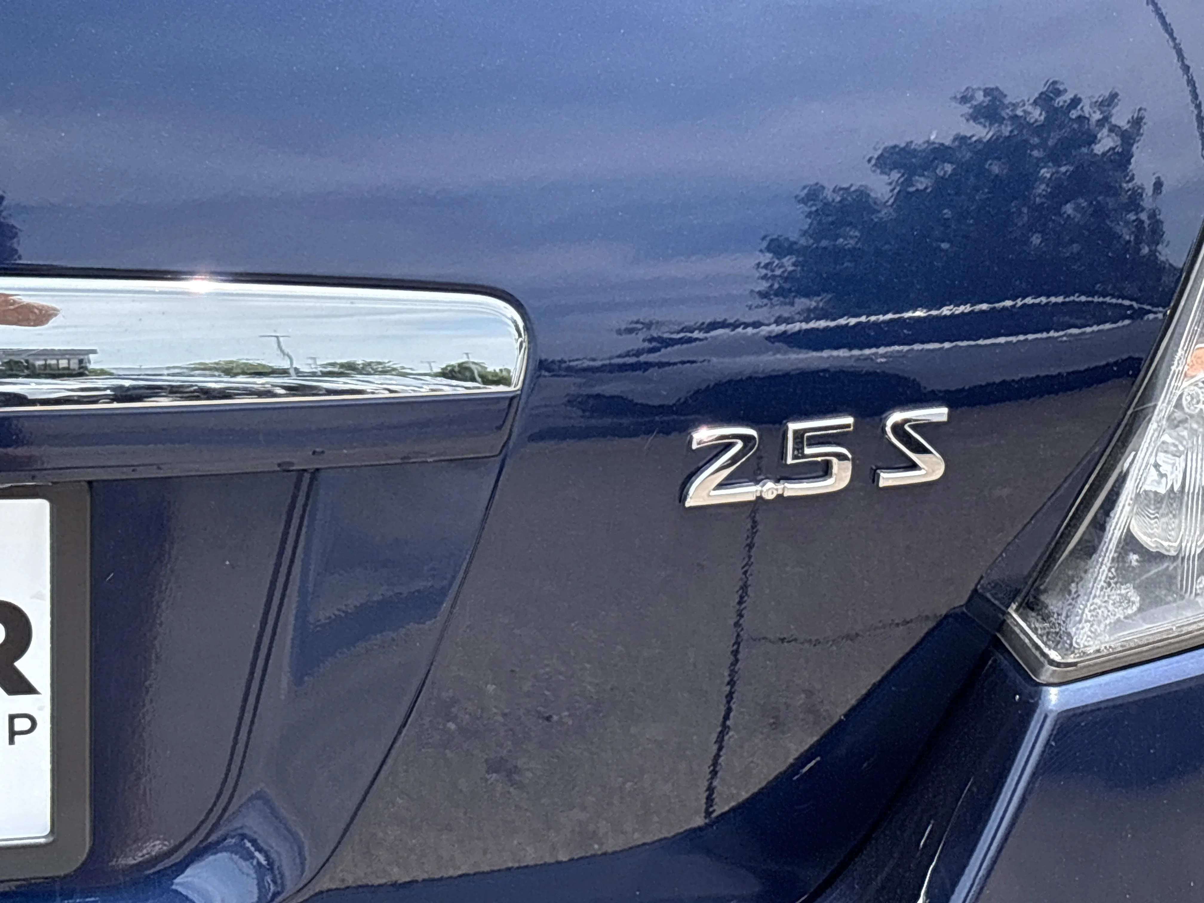 Used 2009 Navy Blue Metallic Nissan 2.5 S image 7