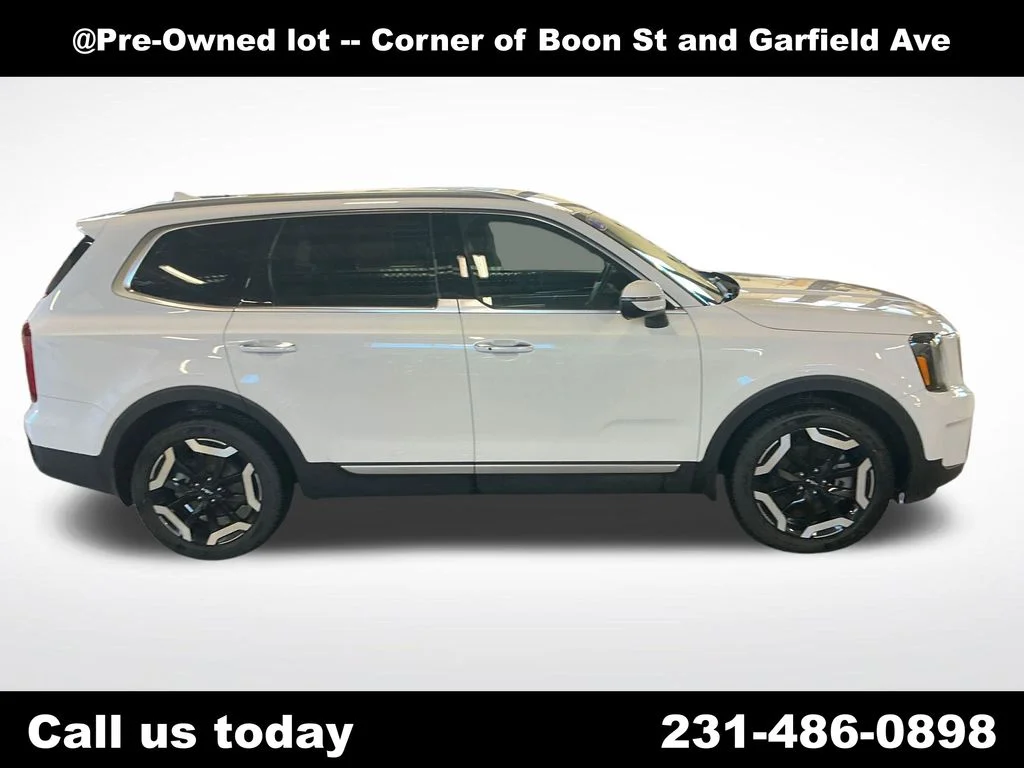 Used 2023 White Kia S image 6