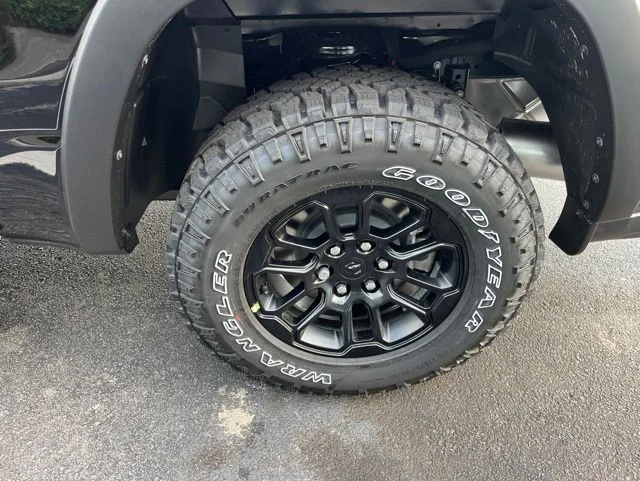 New 2026 Diamond Black Crystal Pearl-Coat Exterior Paint RAM Rebel image 19