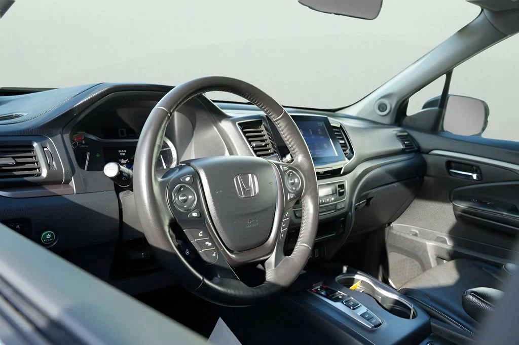 Certified Used 2023 Platinum White Pearl Honda RTL-E image 43
