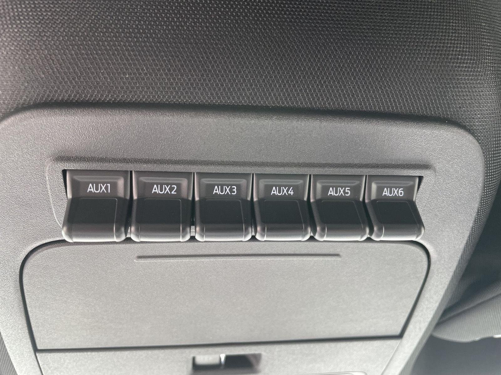 New 2026 Carbonized Gray Metallic Ford Tremor® image 30