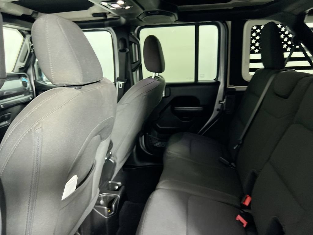 Used 2020 Silver Jeep Unlimited Sport Altitude image 25