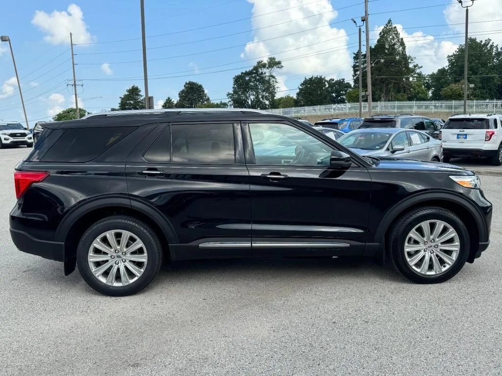 Used 2020 Agate Black Metallic Ford Limited image 2