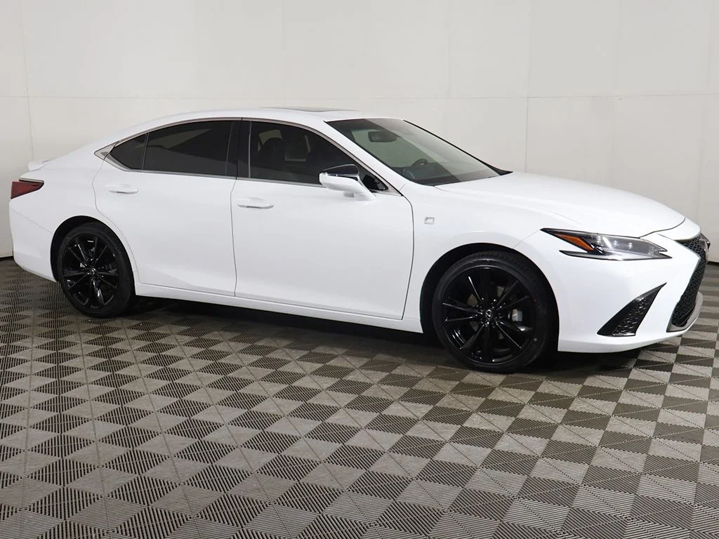 Used 2023 White Lexus 300h image 15