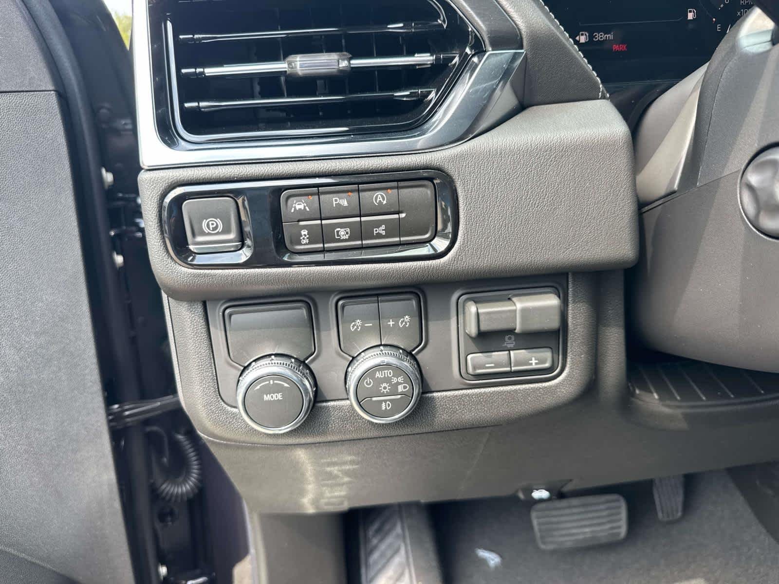 2027 GMC Yukon Denali - Photo 14