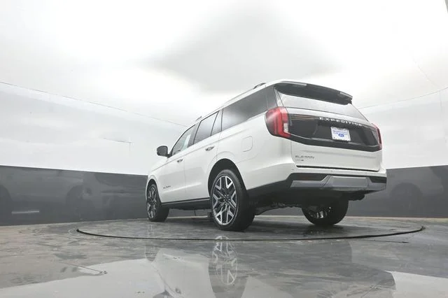 New 2026 Star White Metallic Tri-Coat Ford Platinum® image 37