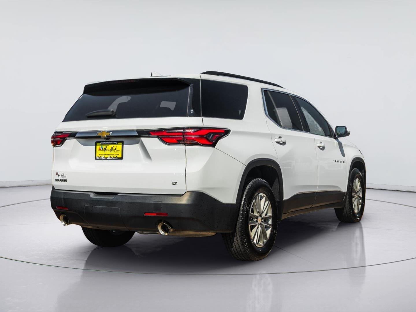 Used 2023 SUMMIT WHITE Chevrolet LT Cloth image 9
