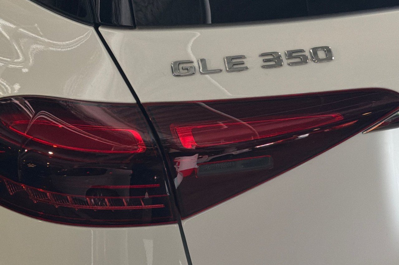 New 2026 Polar White Mercedes-Benz GLE 350 4MATIC® SUV image 27