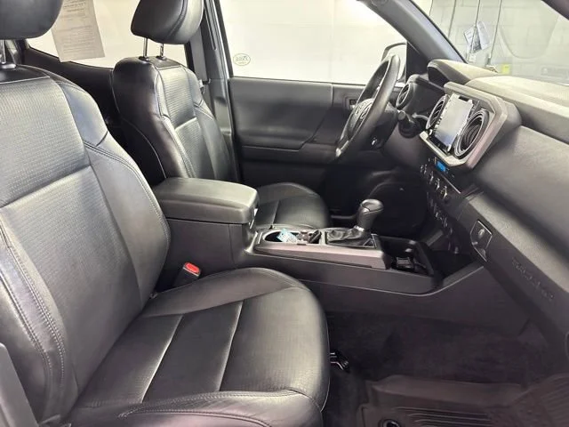 Used 2023 White Toyota SR image 28