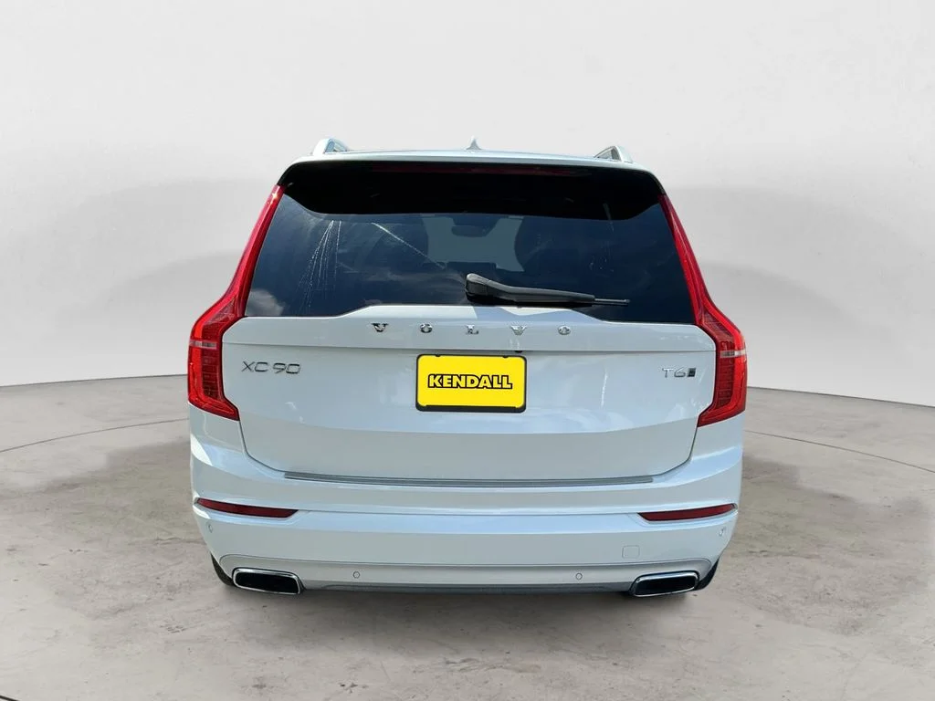 Used 2018 White Volvo T6 Momentum image 6