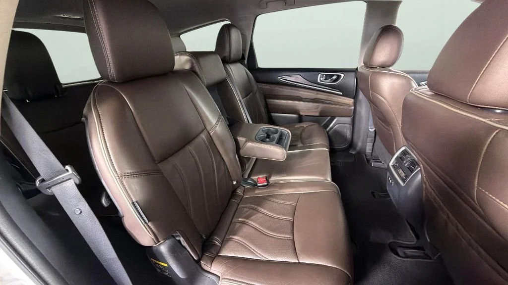 Used 2019 White INFINITI LUXE image 34
