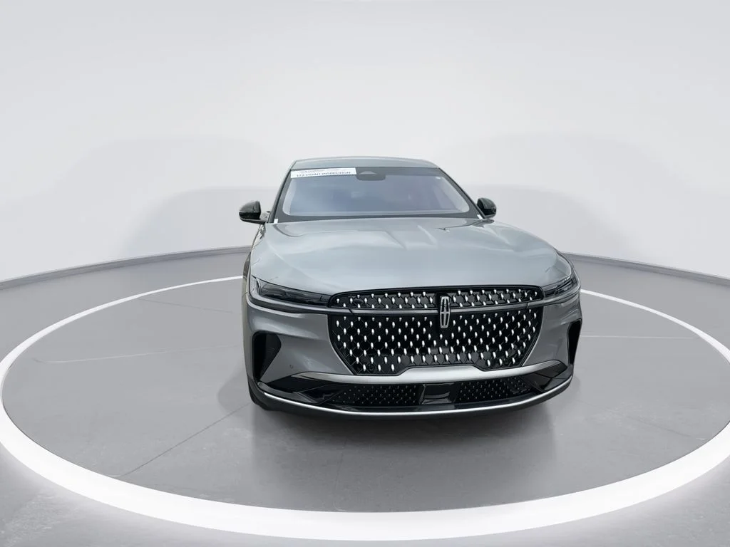 Used 2025 Gray Lincoln Premiere image 3