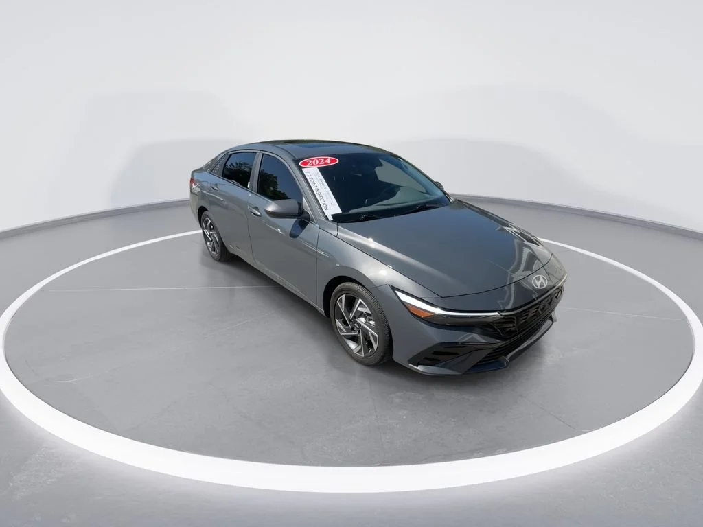 Used 2024 Gray Hyundai SEL image 2