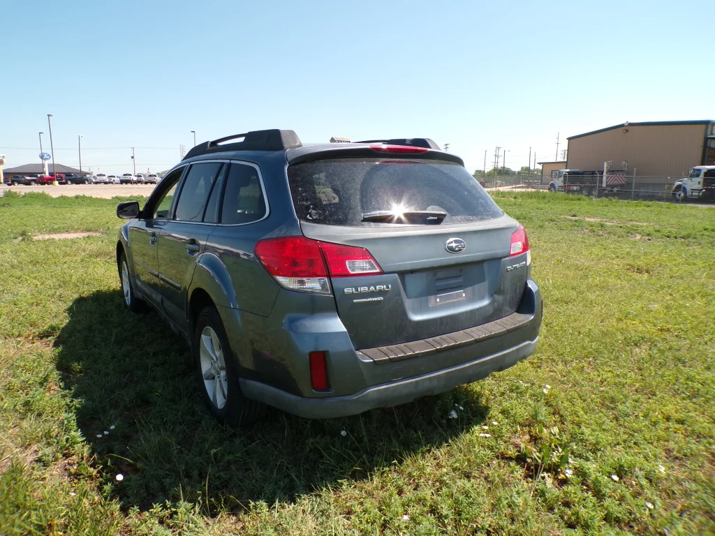 Used 2013 Twighlight Blue Metallic Subaru 2.5i Premium image 7