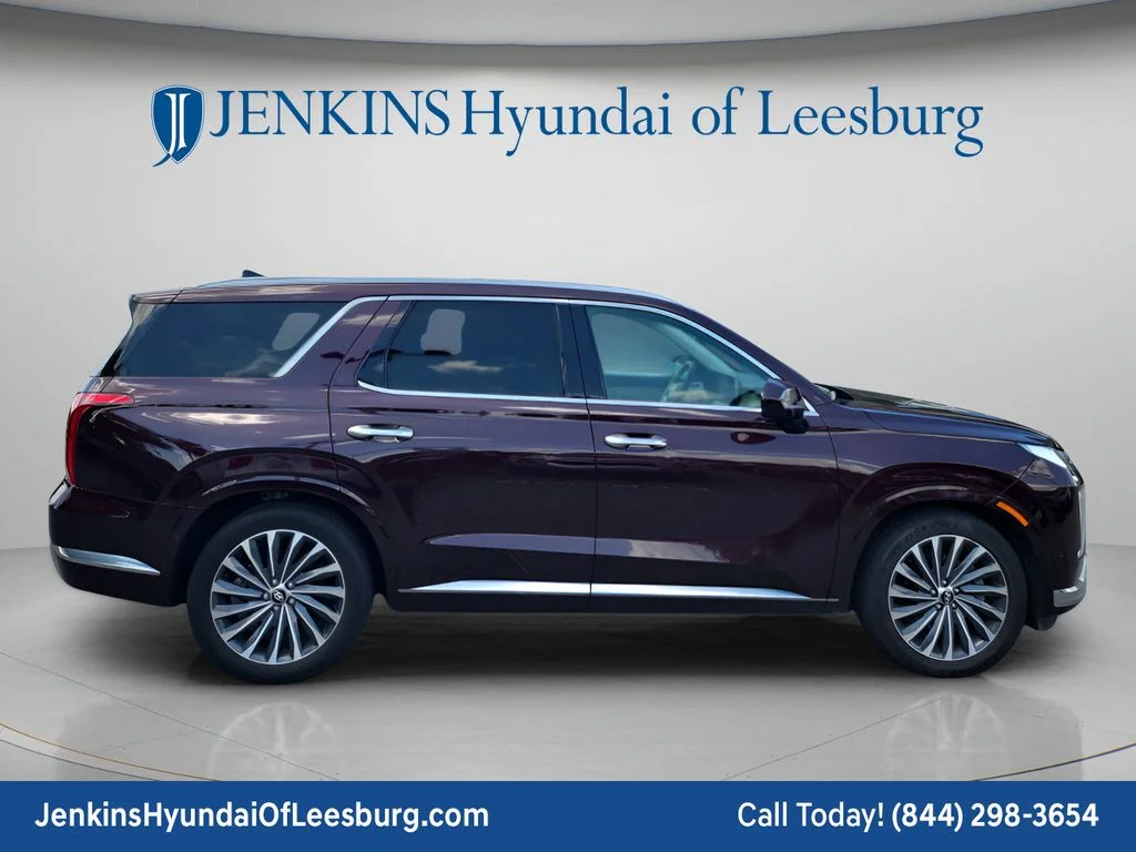 Used 2024 Red Hyundai Calligraphy image 2