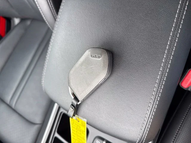 Used 2025  Kia X-Line EX image 34