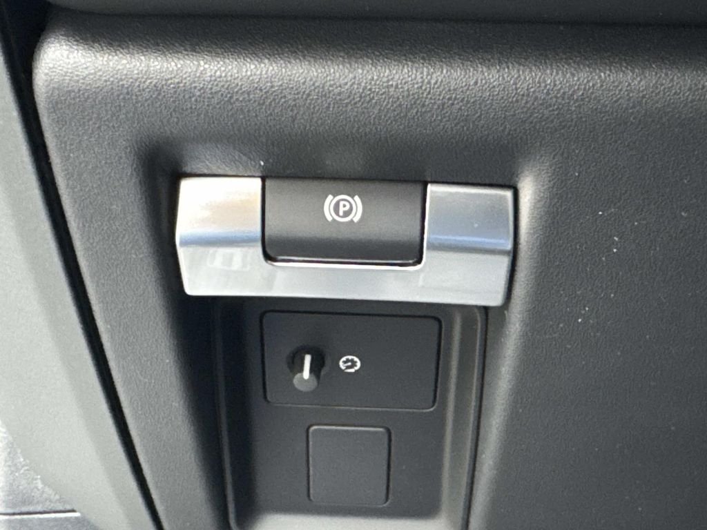 New 2026 Borasco Grey Land Rover X-Dynamic SE image 30