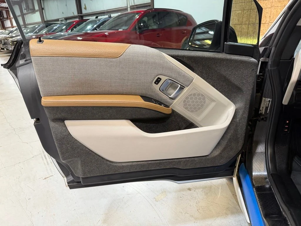 Used 2016 White BMW with Range Extender image 25