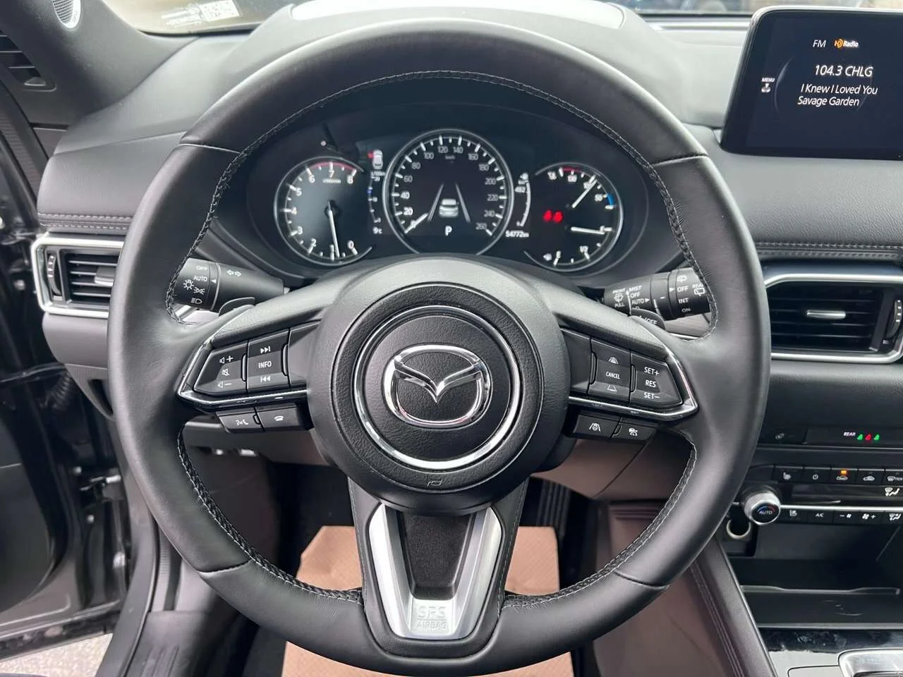 Used 2023  Mazda Signature image 17