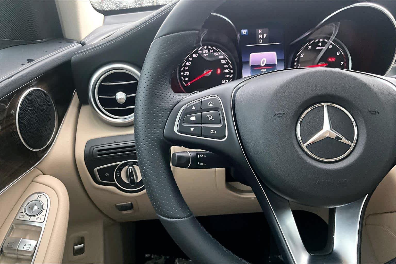 Used 2019 Polar White Mercedes-Benz GLC 300 image 21