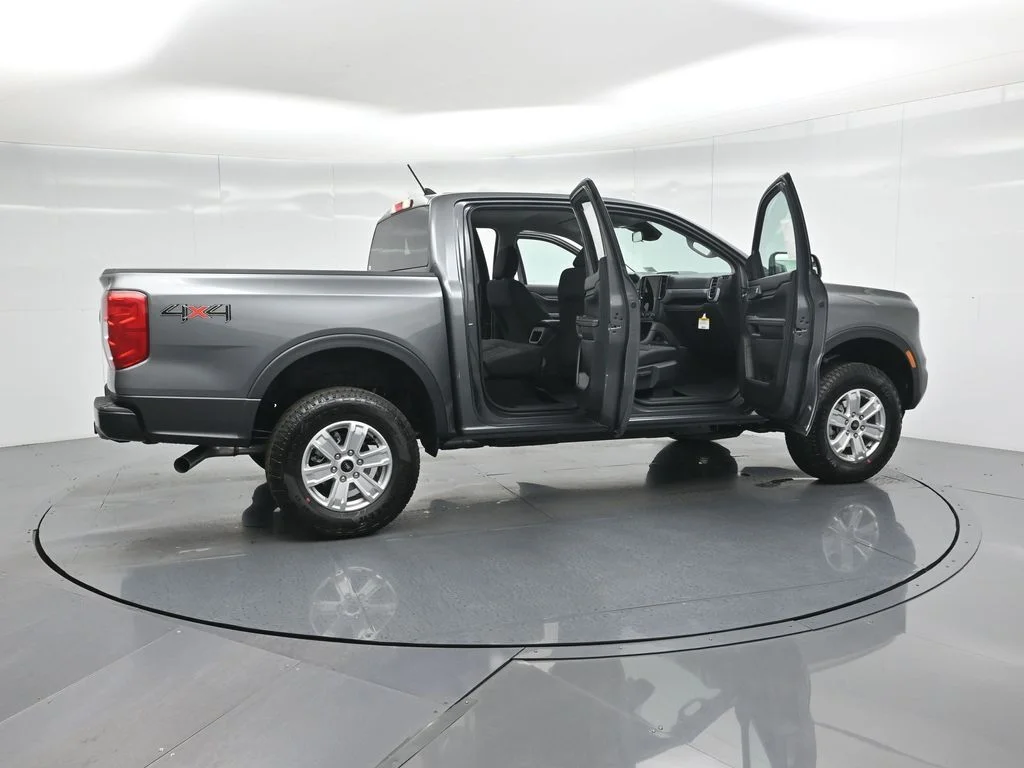 New 2025 Gray Ford XL image 4