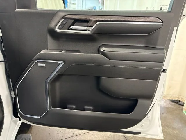 Used 2023 Summit White Chevrolet LTZ image 48
